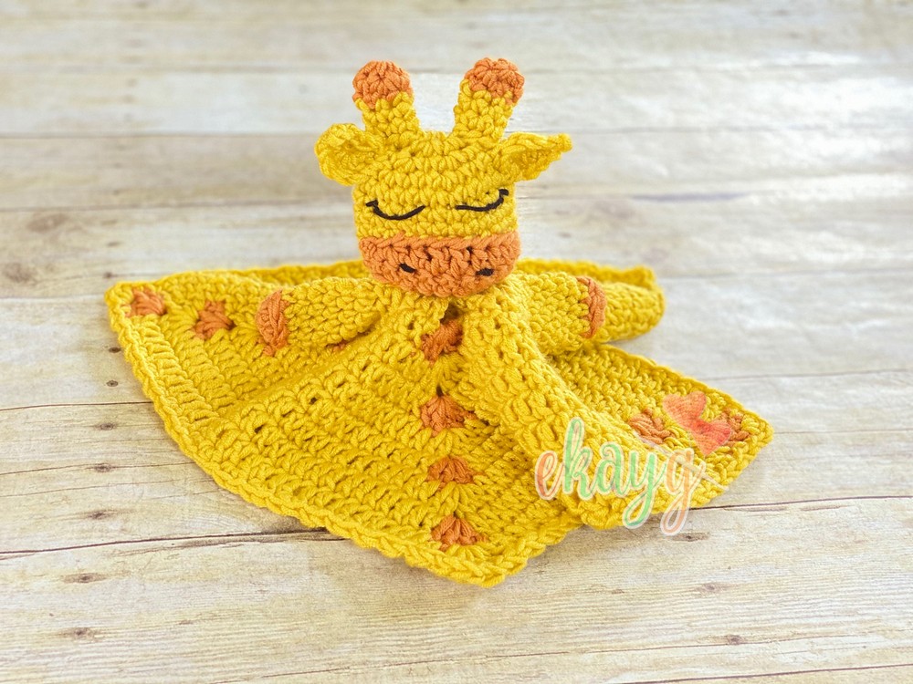 Crochet Giraffe Lovey Puppet