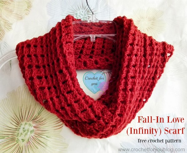 Fall-in Love Infinity Scarf Free Crochet Pattern