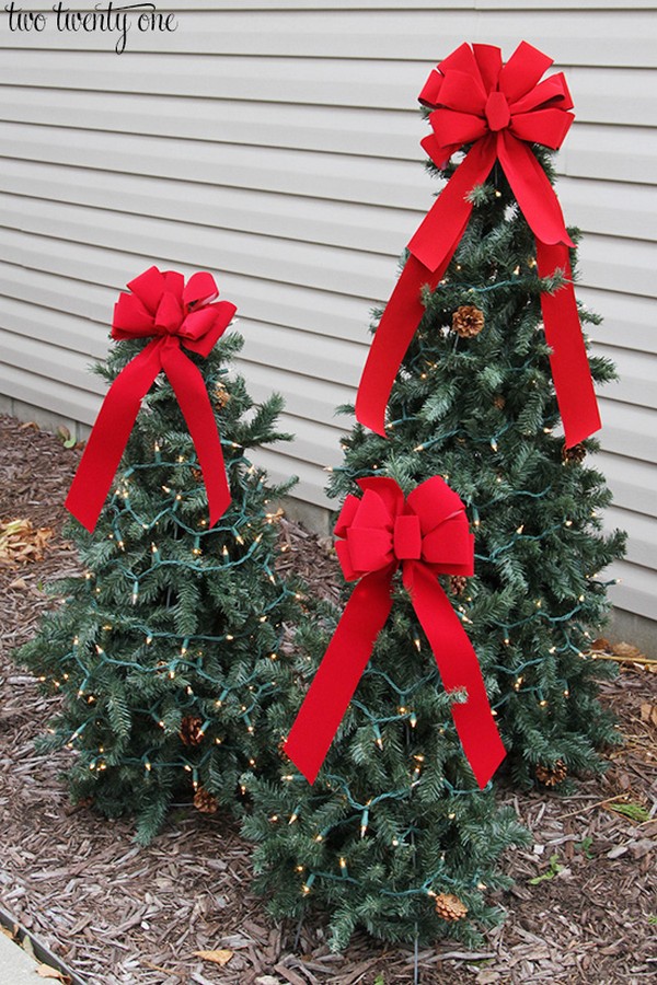Outdoor Christmas Tree Decoration DIY