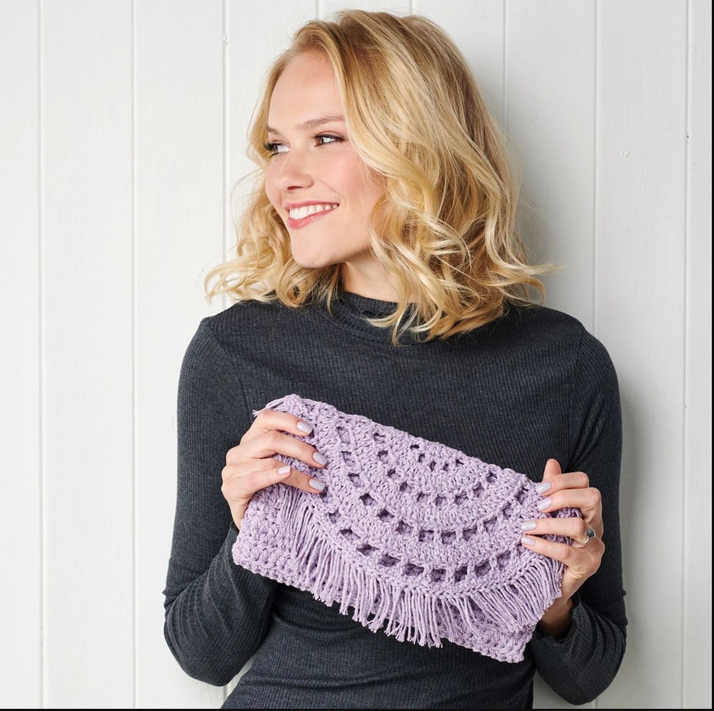 Free crochet clutch bag pattern