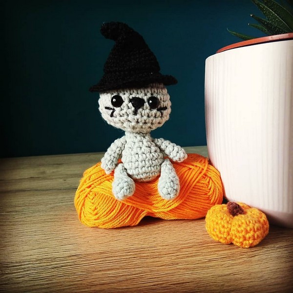 Crochet Halloween Witch Cat Pattern