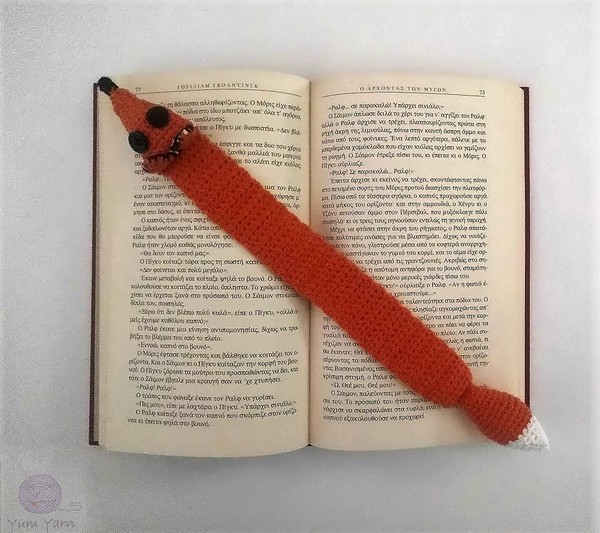 Free Crochet Fox Bookmark
