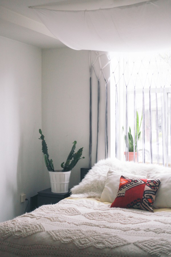 DIY Ombre Bed Canopy Idea