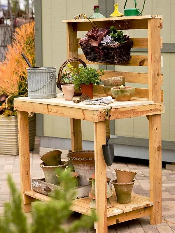 DIY Potting Bench From Pallets