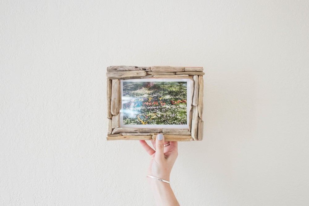 DIY Driftwood Picture Frame
