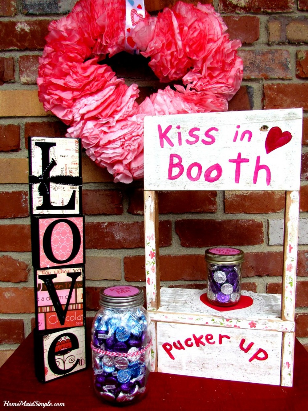 Wood Kissing Booth Idea