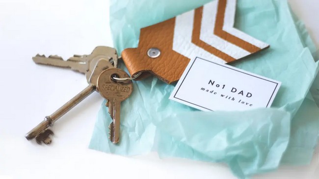  DIY Painted Leather Keychain For Father's Day