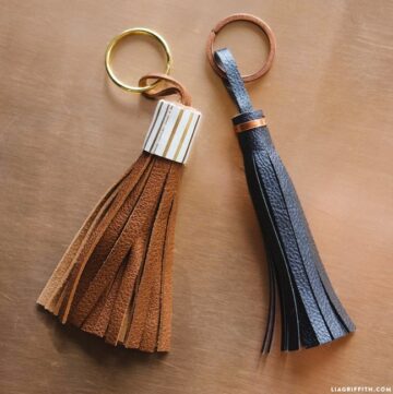20 Homemade DIY Leather Keychain Ideas - DIY Crafts