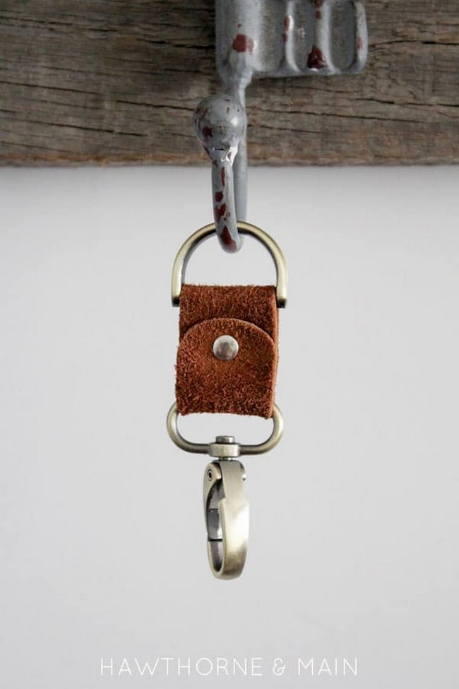  Simple Leather Keychain