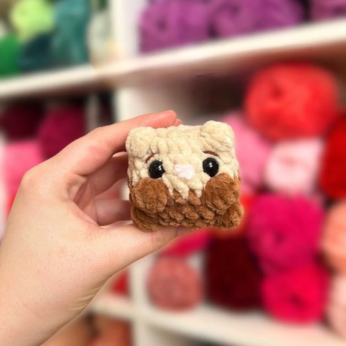 Crochet No-sew Pocket Hamster Amigurumi Pattern