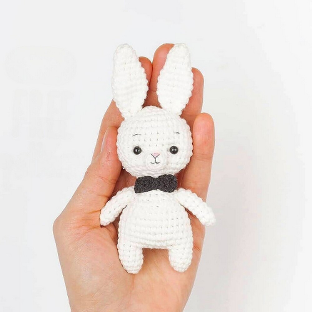 Crochet White Rabbit Pattern With Bow - DIY Crafts