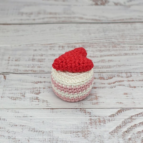 Free Crochet Mother's Day Cake