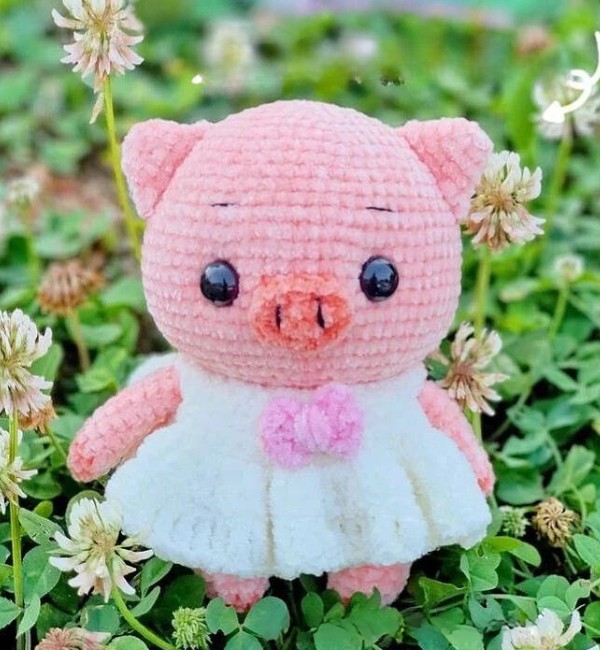 Crochet Pig With Frock Dress