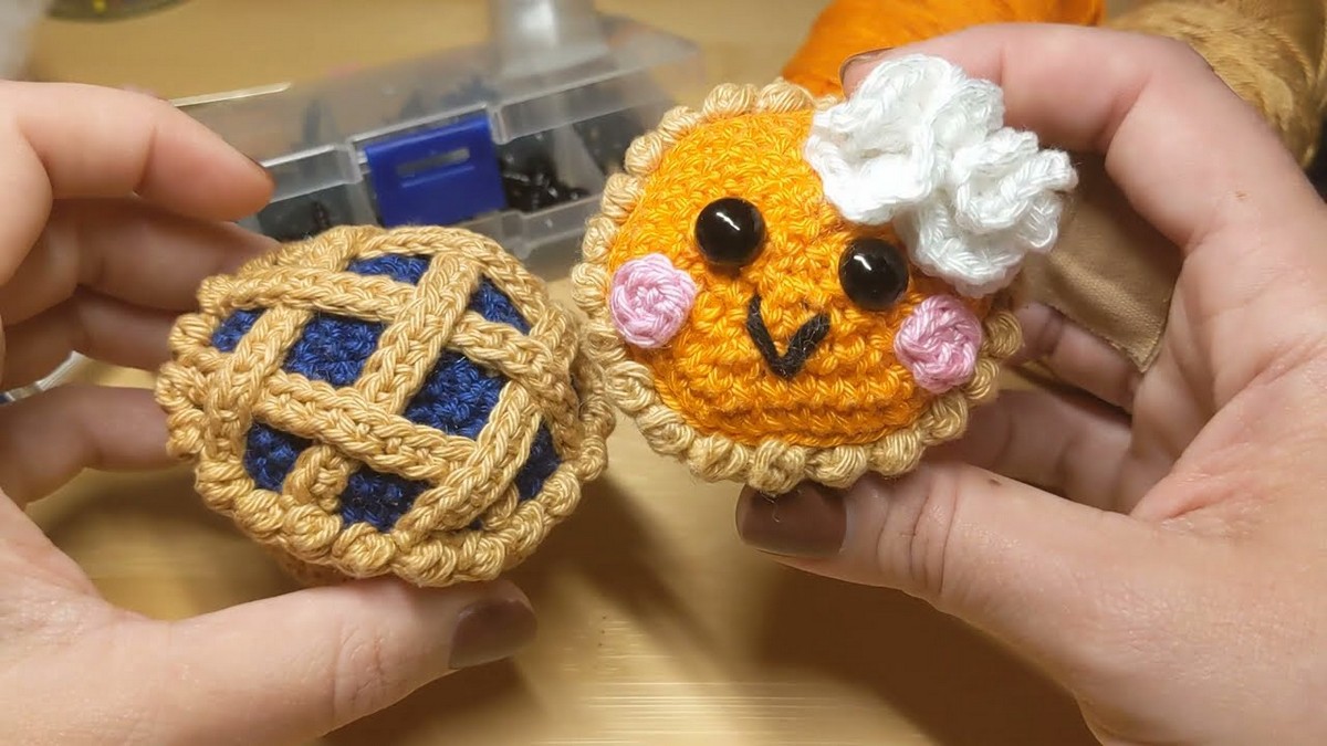 Pie Crochet Pattern Crochet Amigurumi Pie Patterns for Dessert Lovers - DIY Crafts