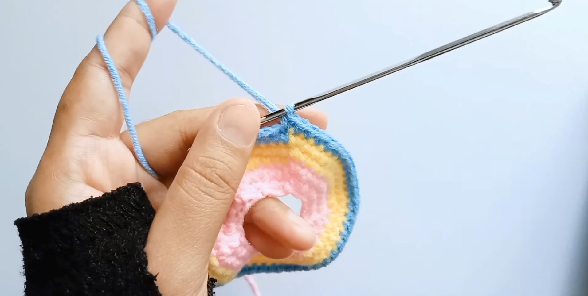 Beginner's Guide to Crocheting a Rainbow Pattern