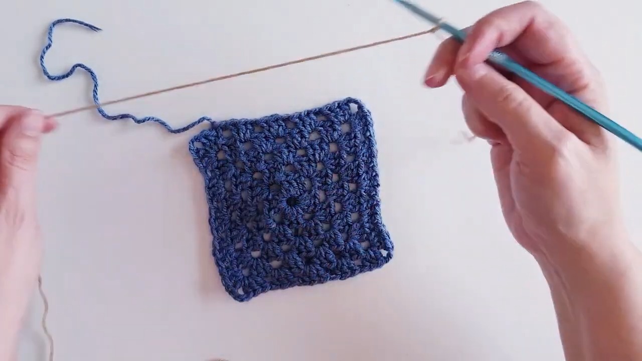 Easy Two-Tone Crochet Bow - Step-by-Step