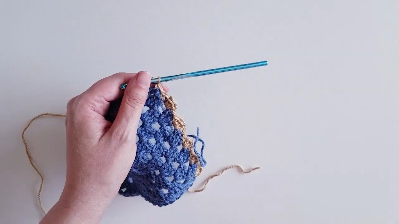 Easy Two-Tone Crochet Bow - Step-by-Step