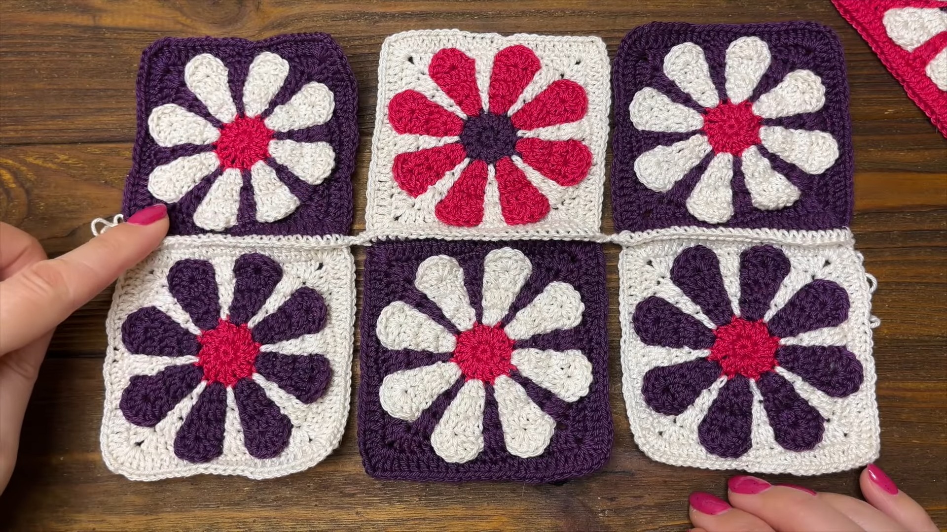 Retro Crochet Bag with Round Handles Pattern