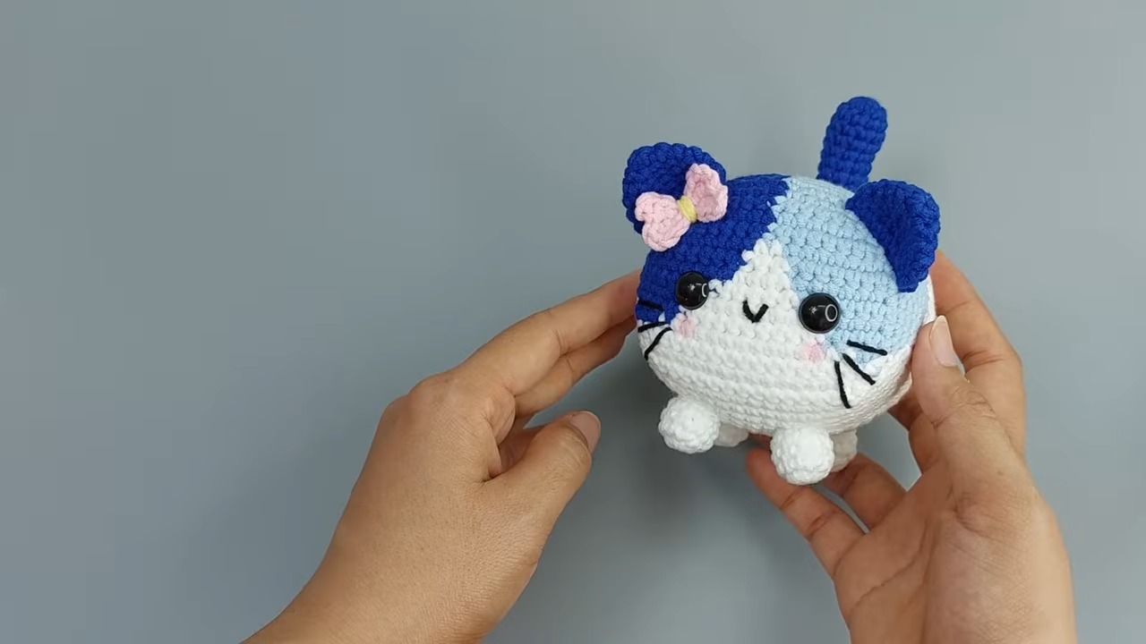 Charming Crochet Loaf Cat Pattern for Beginners