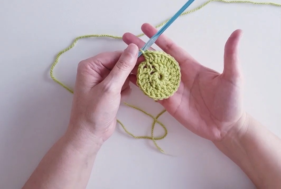 Easy Crochet Tutorial for Stylish Drink Coasters