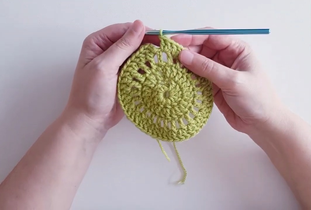 Easy Crochet Tutorial for Stylish Drink Coasters