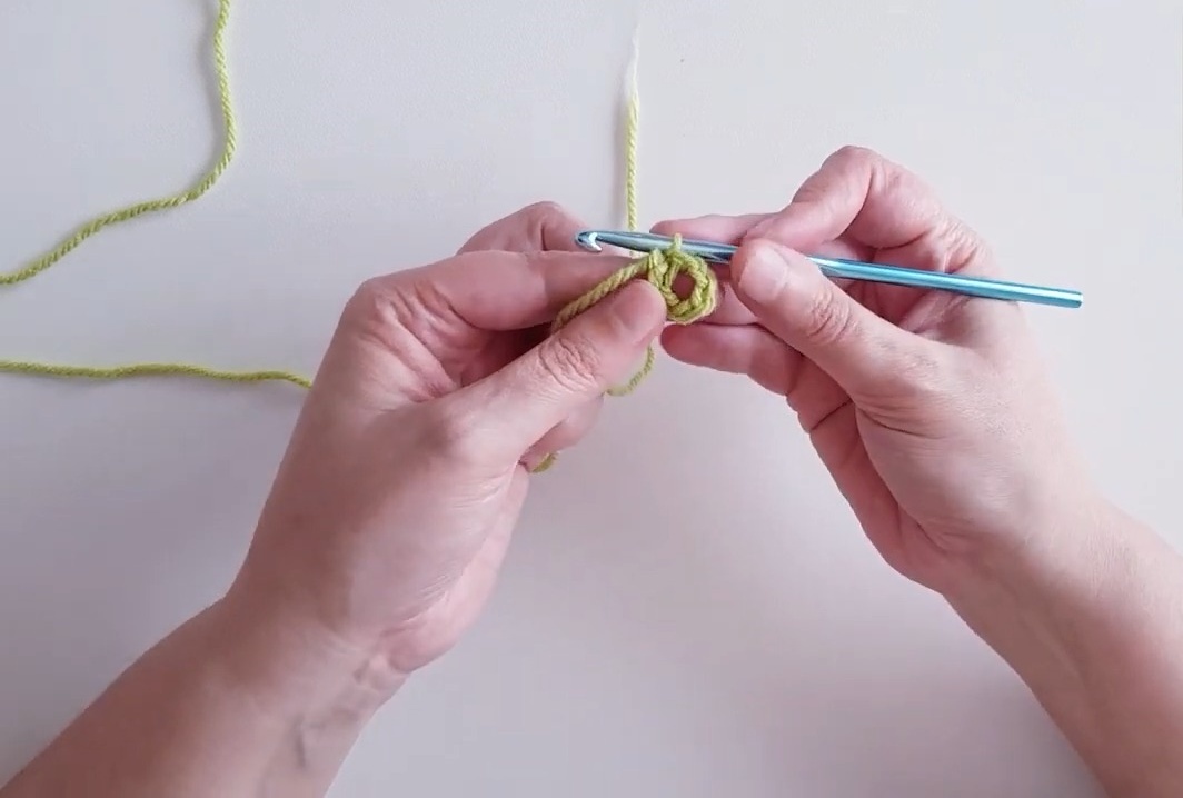 Easy Crochet Tutorial for Stylish Drink Coasters