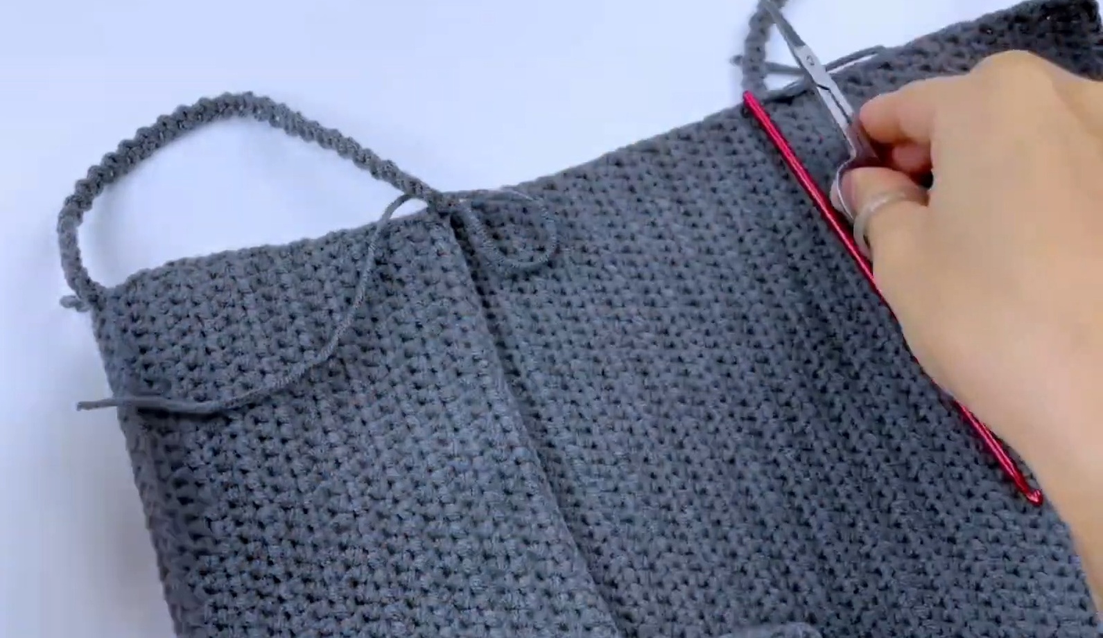 Stylish Crochet Crop Top Pattern - Beginner-Friendly Design