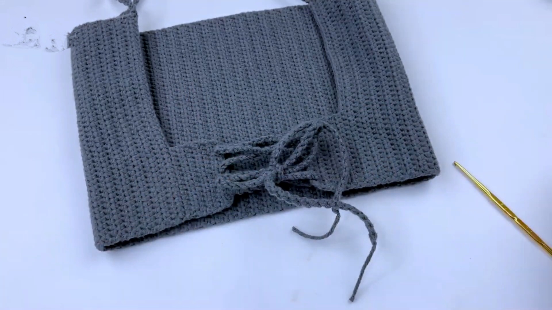 Stylish Crochet Crop Top Pattern - Beginner-Friendly Design