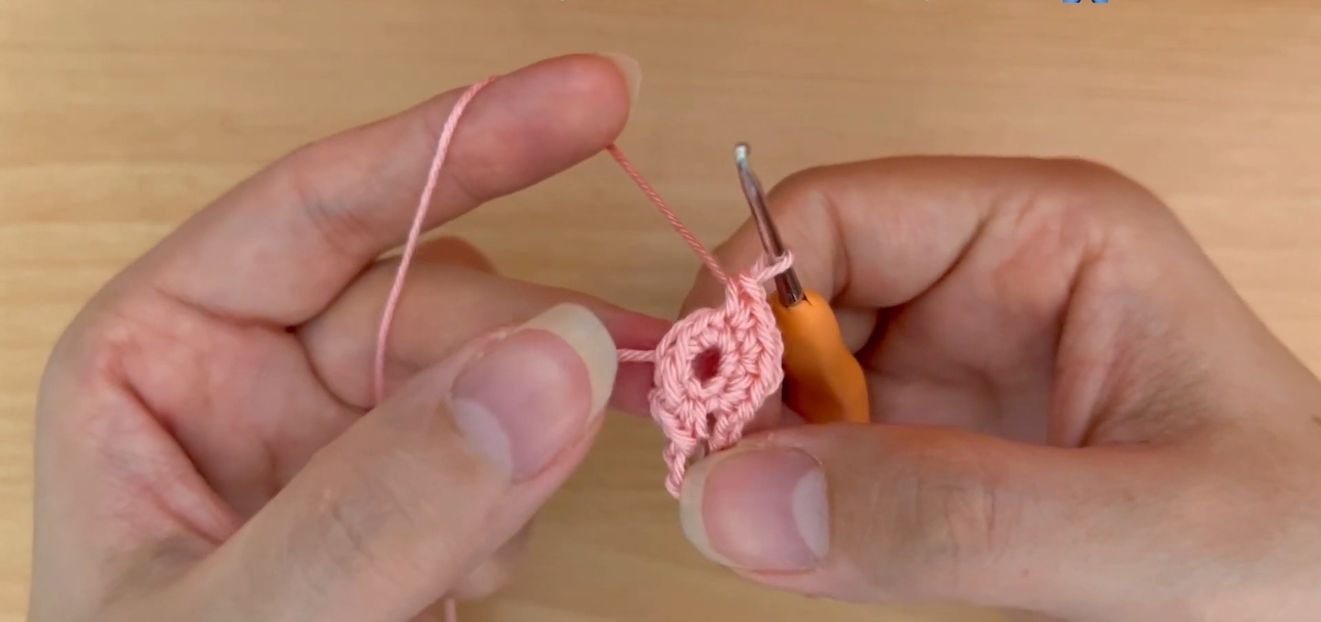 Stylish & Simple Crochet Bow Pattern Tutorial