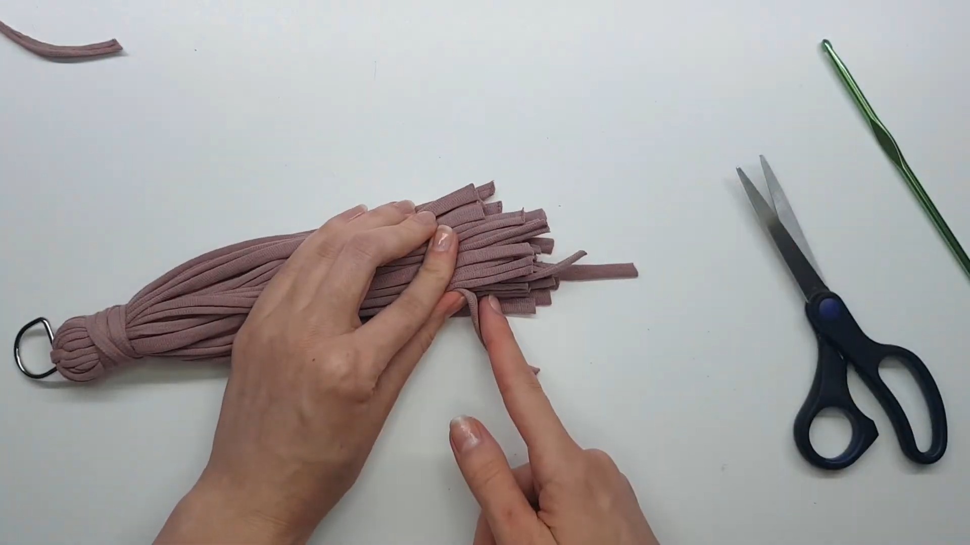 Create Stylish Crochet Tassels with Ease