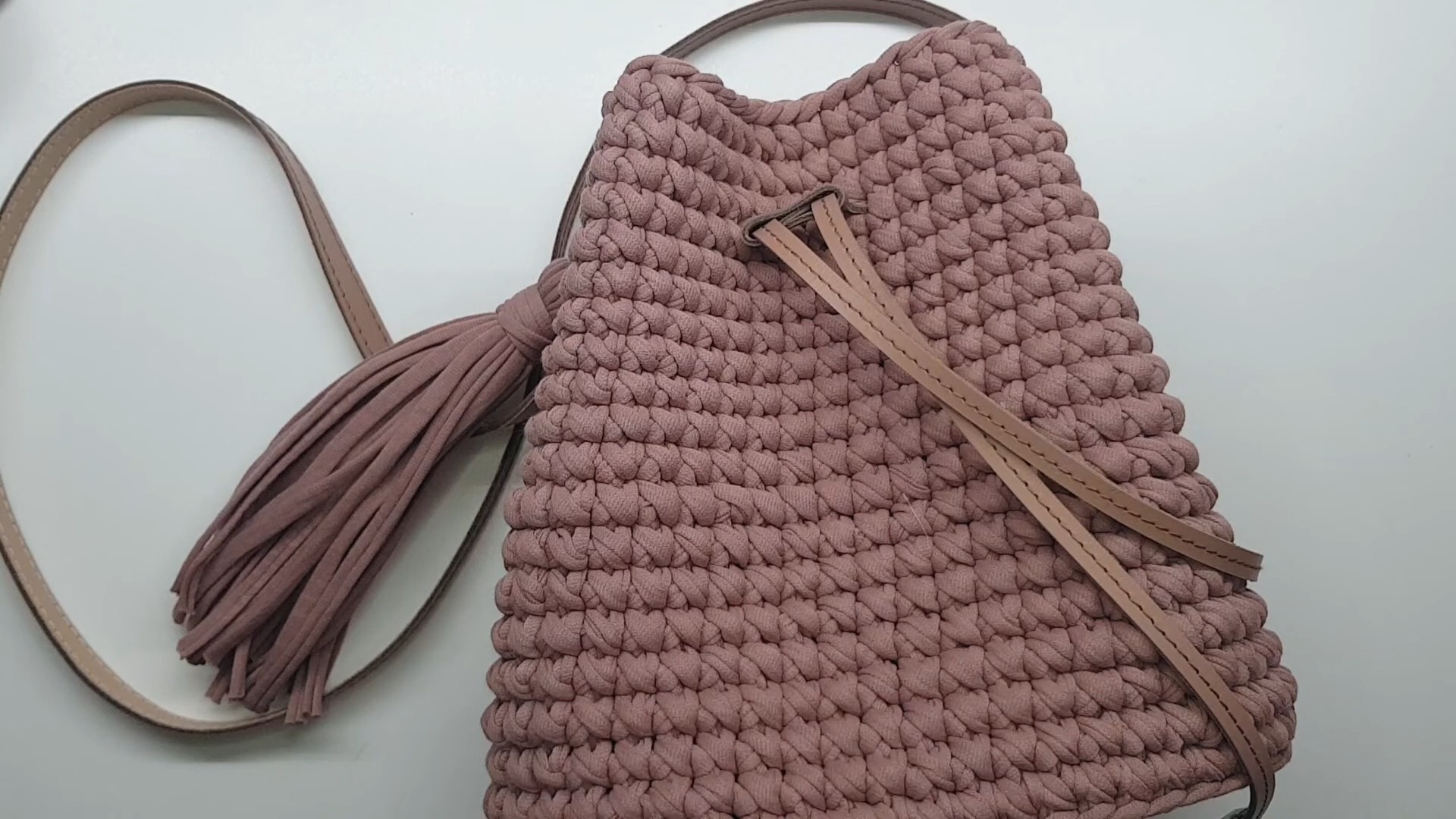 Create Stylish Crochet Tassels with Ease