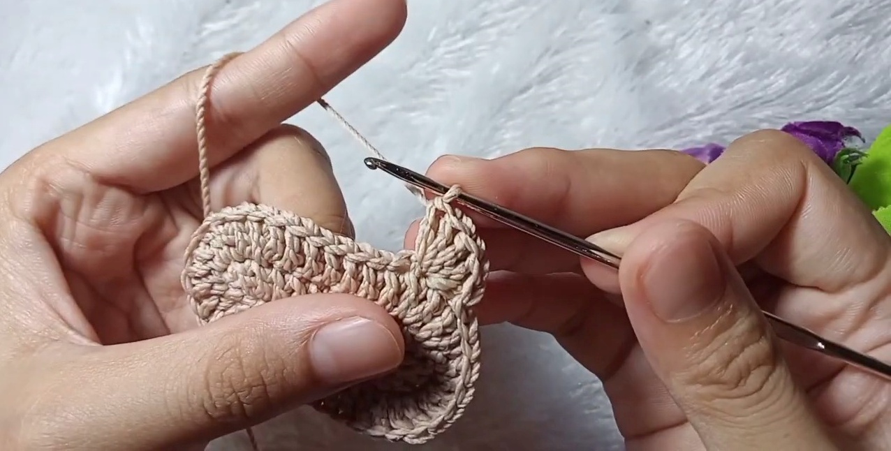 How to Make Adorable Crochet Bear Pins: A Step-by-Step Guide