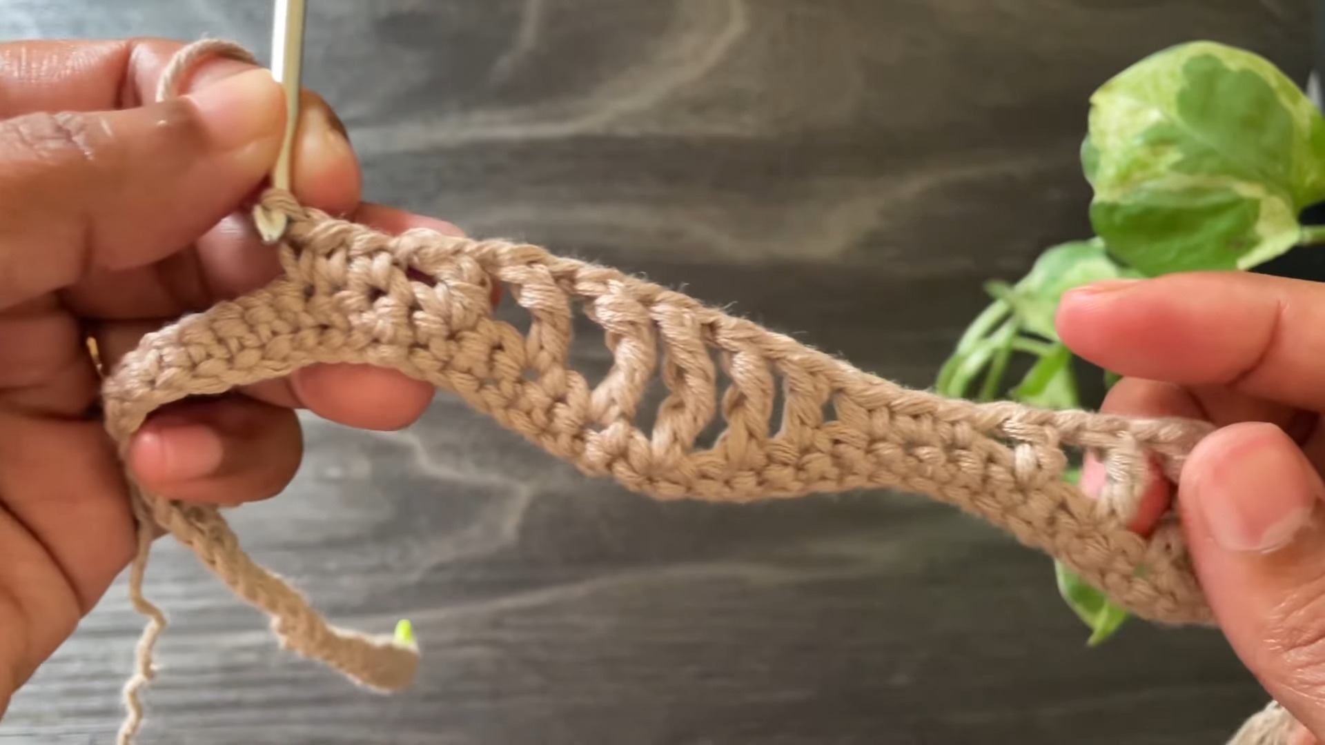 Elegant Crochet Table Runner Pattern
