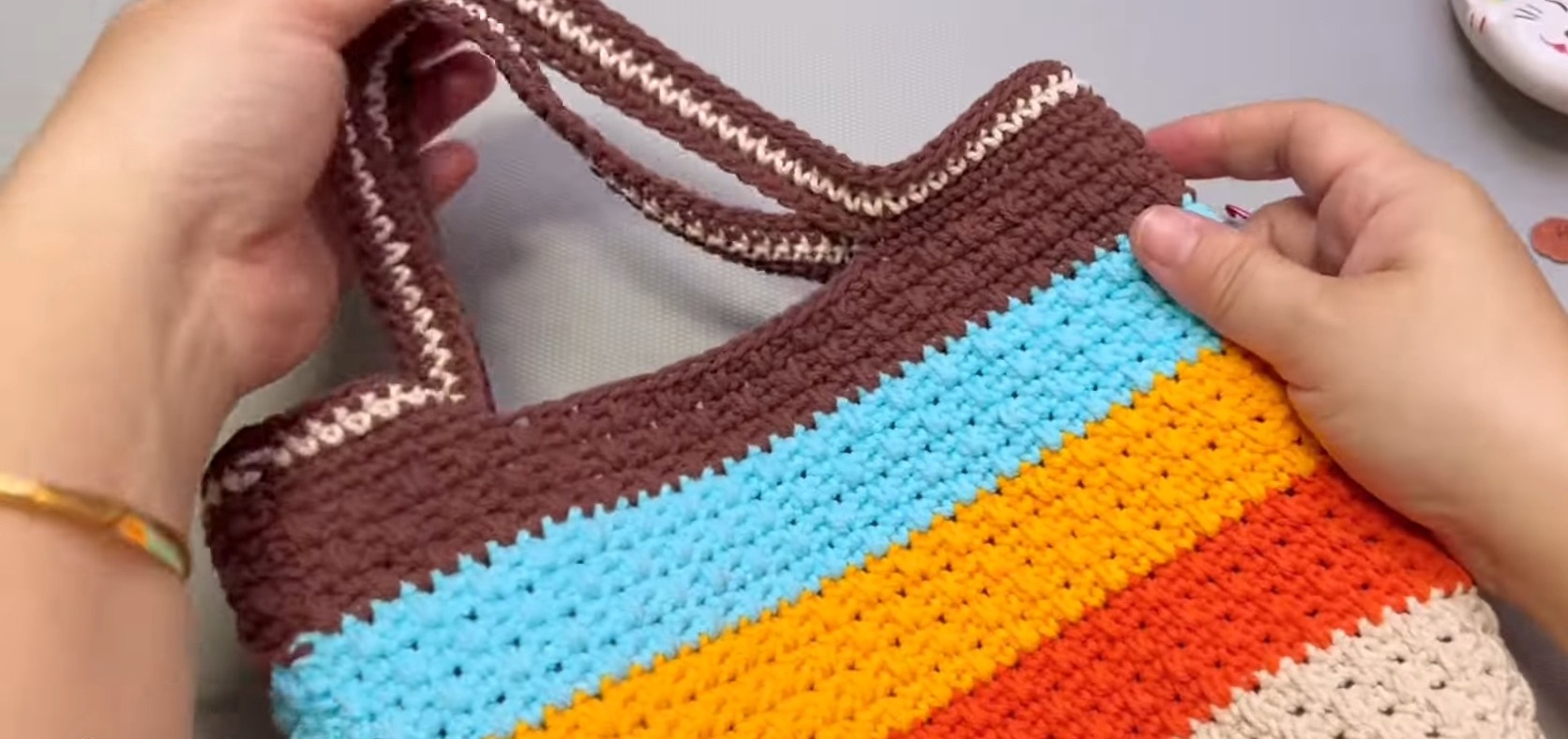 Crochet a Sturdy Handbag Pattern