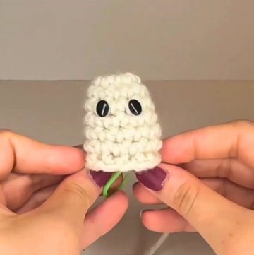 Crochet a Mini Ghost