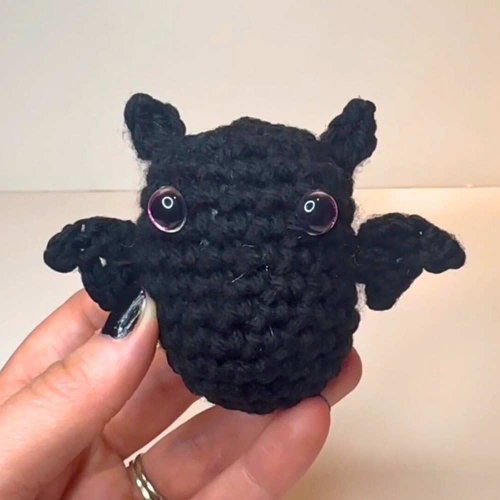 Crochet a Cute Halloween Bat Pattern Tutorial