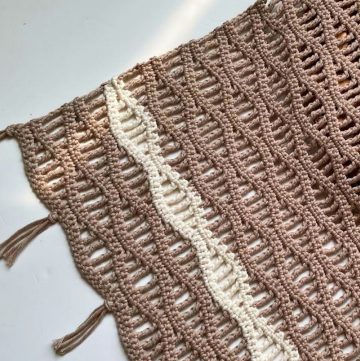 Elegant Crochet Table Runner Pattern