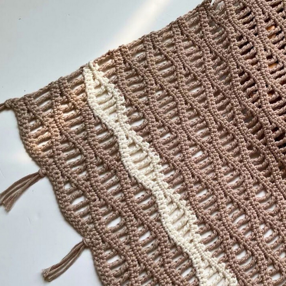 Elegant Crochet Table Runner Pattern