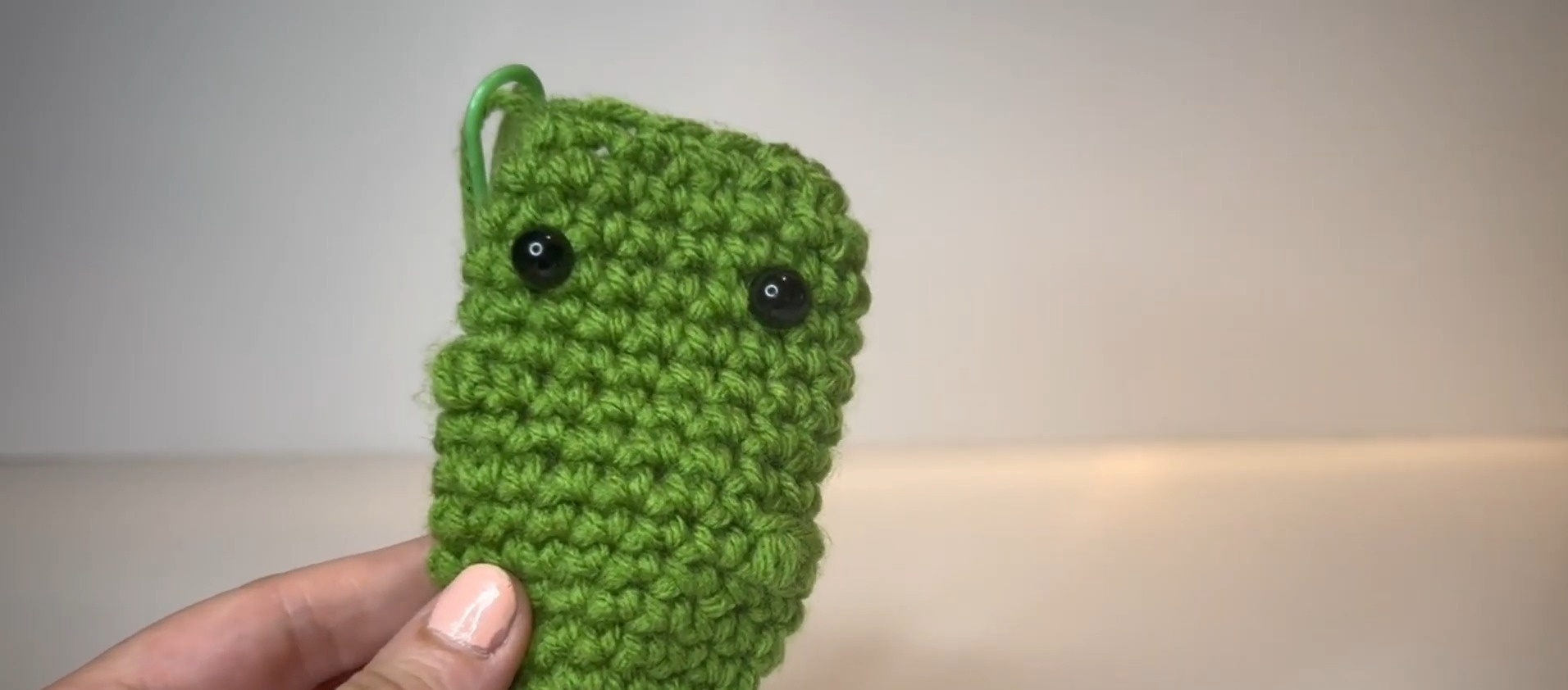 Crochet a Cute Pickle – Beginner-Friendly Tutorial