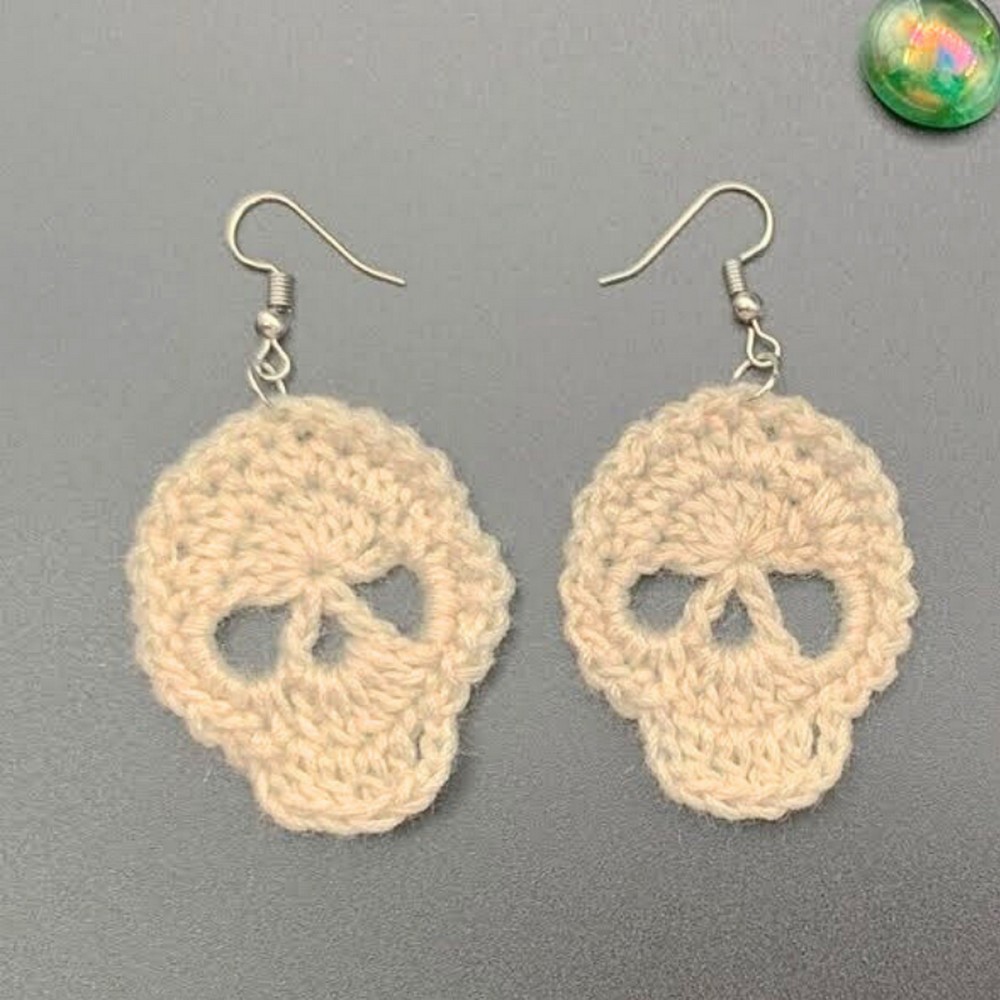Easy Crochet Skull Earring Pattern Tutorial for Halloween