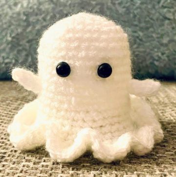 Easy Crochet Ghost Pattern – Fun Halloween Decoration Idea