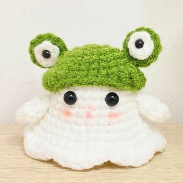 Crochet A Cute Ghost With Frog Hat – Easy Pattern and Tips
