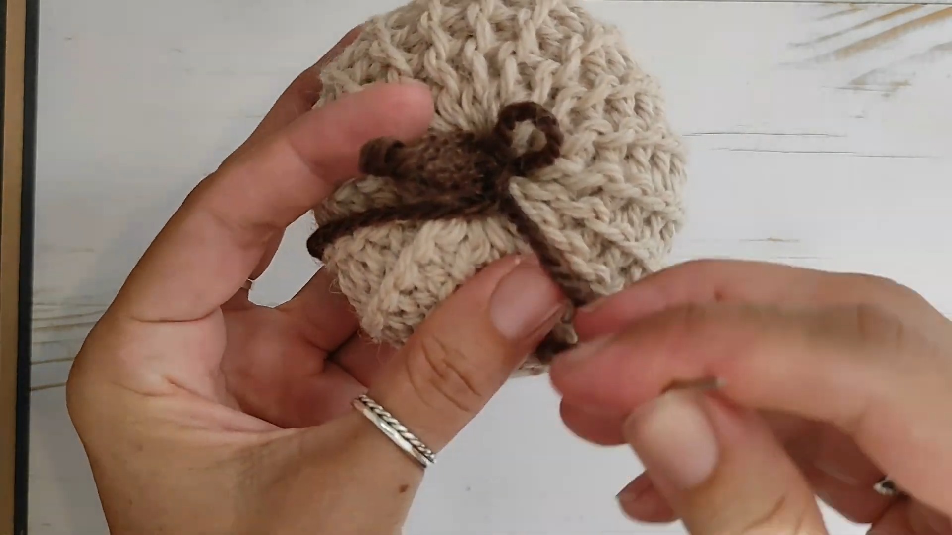 How to Crochet Easy Pumpkins Pattern for Fall Decor