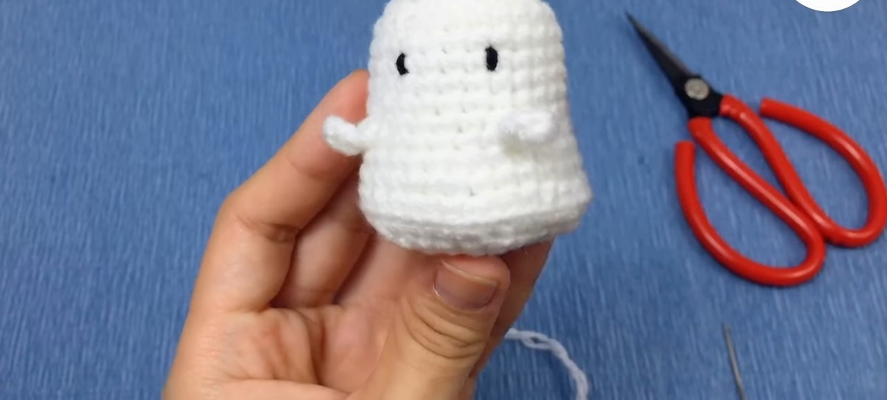 Crochet Halloween Ghost with Witch Hat – Keychain, Decoration, & More