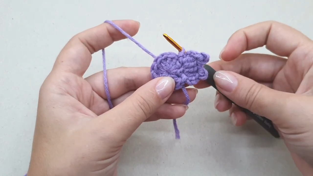 How to Crochet an Adorable Halloween Bat for Festive Décor