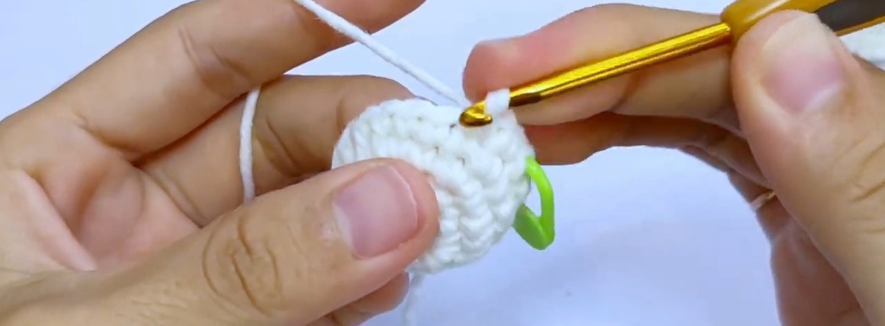 Fun & Versatile Crochet Ghost Charm for All Skill Levels