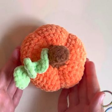 Easy Crochet Pumpkin Tutorial for Fall Décor