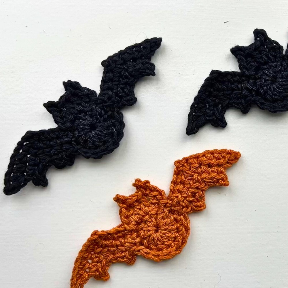 How to Crochet a Beautiful and Versatile Bat Appliqué Step-by-Step