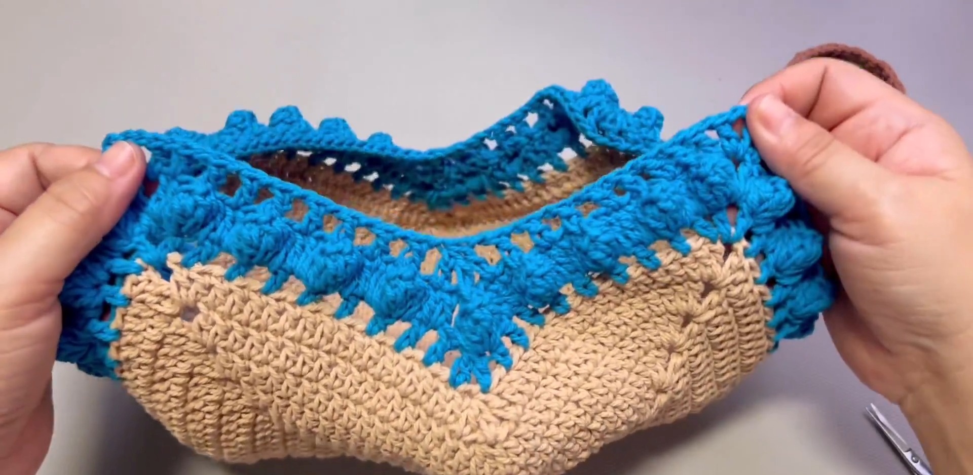 How to Crochet Granny Square Base Bag for Everyday Use