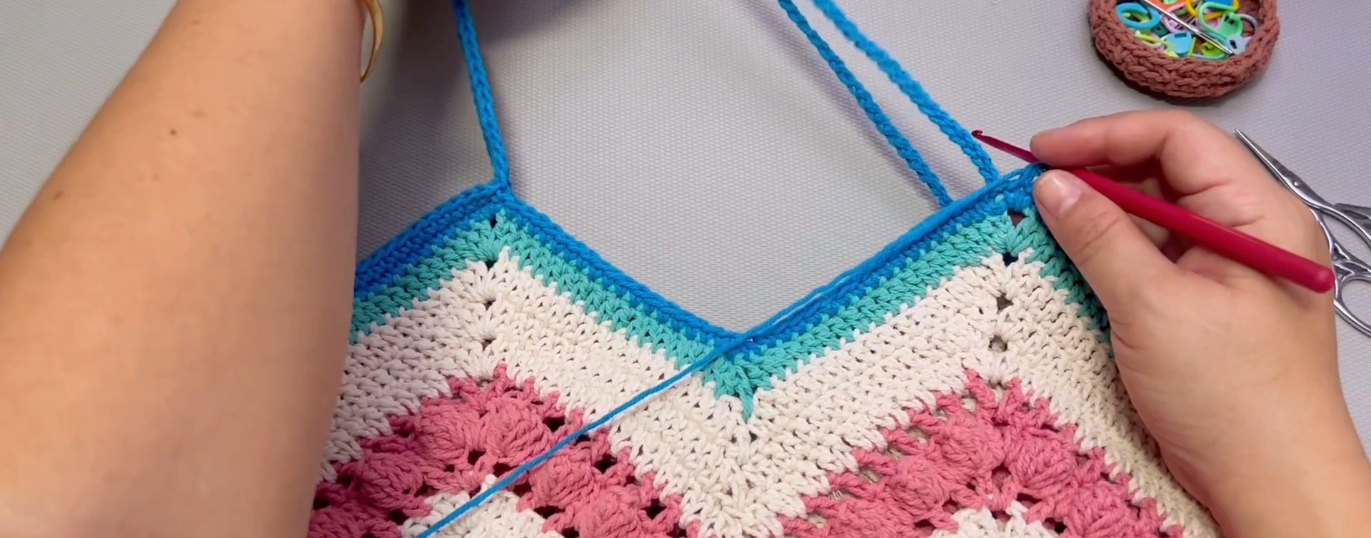 How to Crochet Granny Square Base Bag for Everyday Use